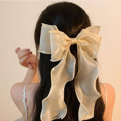 Barrette cheveux blanche raffinée pour cérémonie