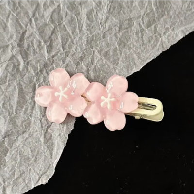 Barrette cheveux femme tendance résine légère confort toute la journée