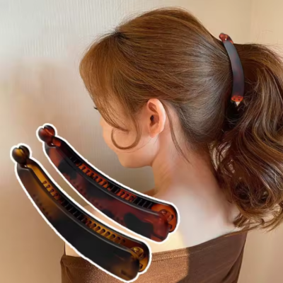 Barrette cheveux femme tendance style coréen brun satiné sur cheveux longs