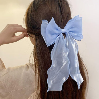 Barrette cheveux satin bleu ciel pour mariage chic