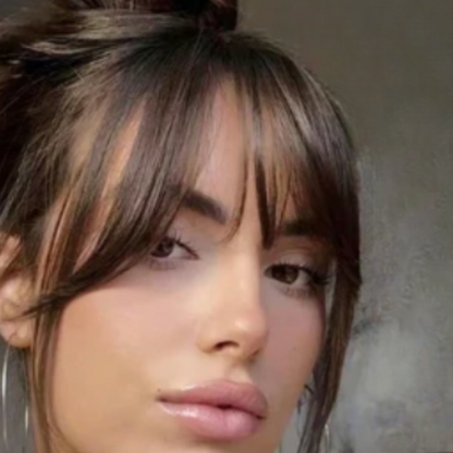 Frange rideau cheveux bouclés mi long | Frontale™