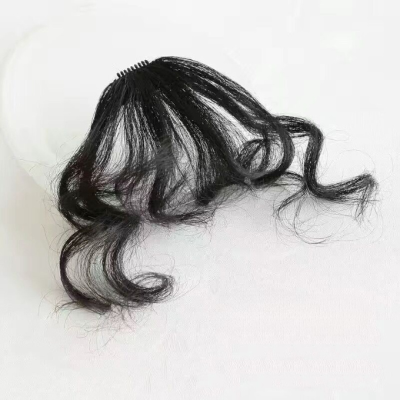 Frange rideau cheveux bouclés ton noir