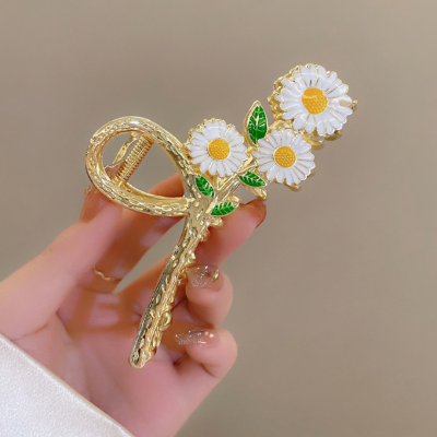 Pince cheveux muguet perles raffinées femme