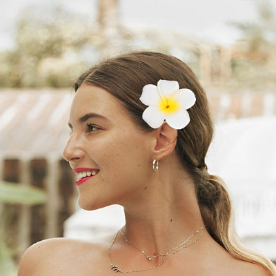 Pince fleur cheveux pour look bohème