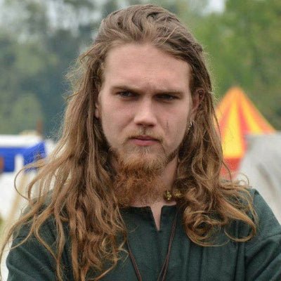 Perruque pour homme cheveux longs blonds