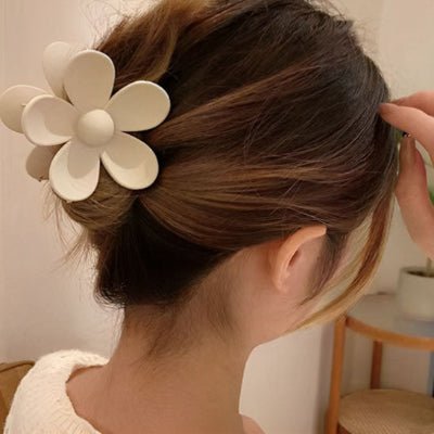 Pince a cheveux beige élégante